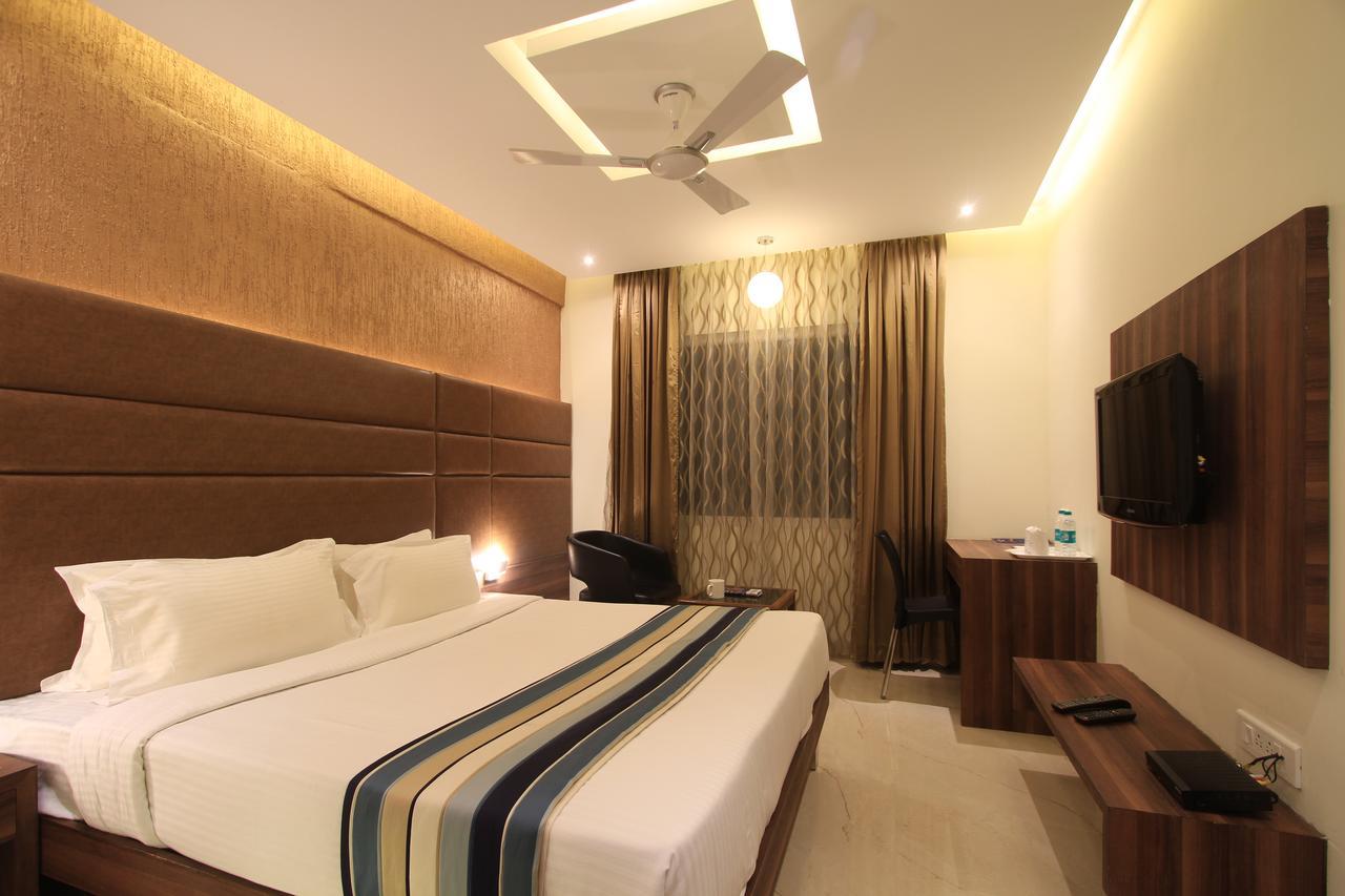 Sandesh Pride Mysore Exterior photo